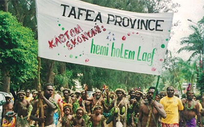 The procession on 18 November 2006 in Port Vila celebrating the Vanuatu Government’s official declaration of 2007 as the ‘Year of the Traditional Economy’